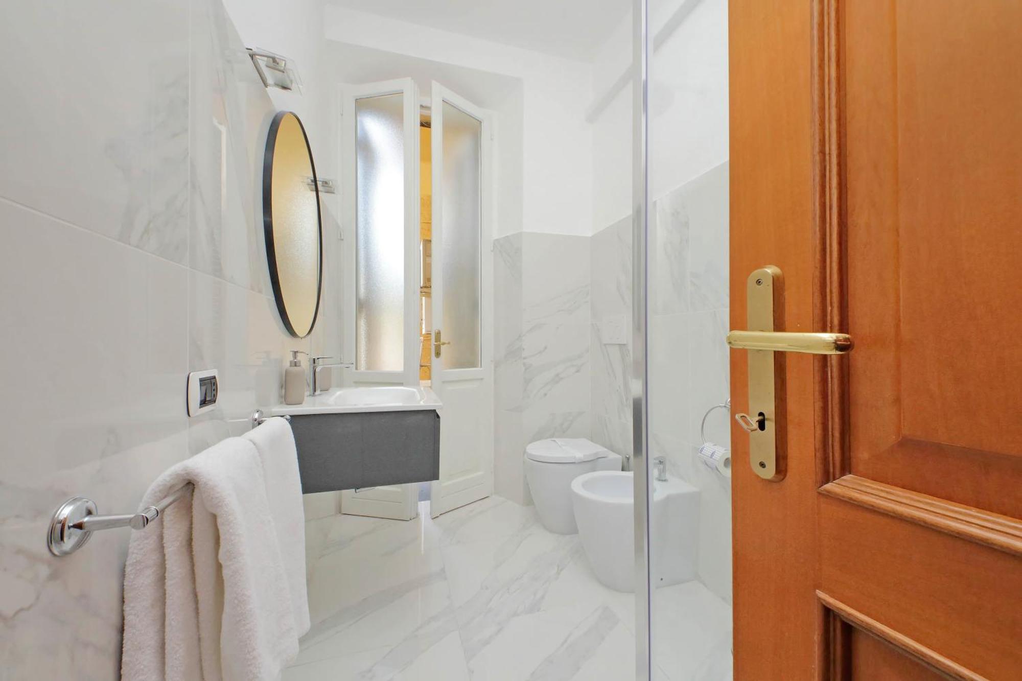 Ych-Comfortable 2 Bedrooms Flat Near Colosseum Ρώμη Εξωτερικό φωτογραφία