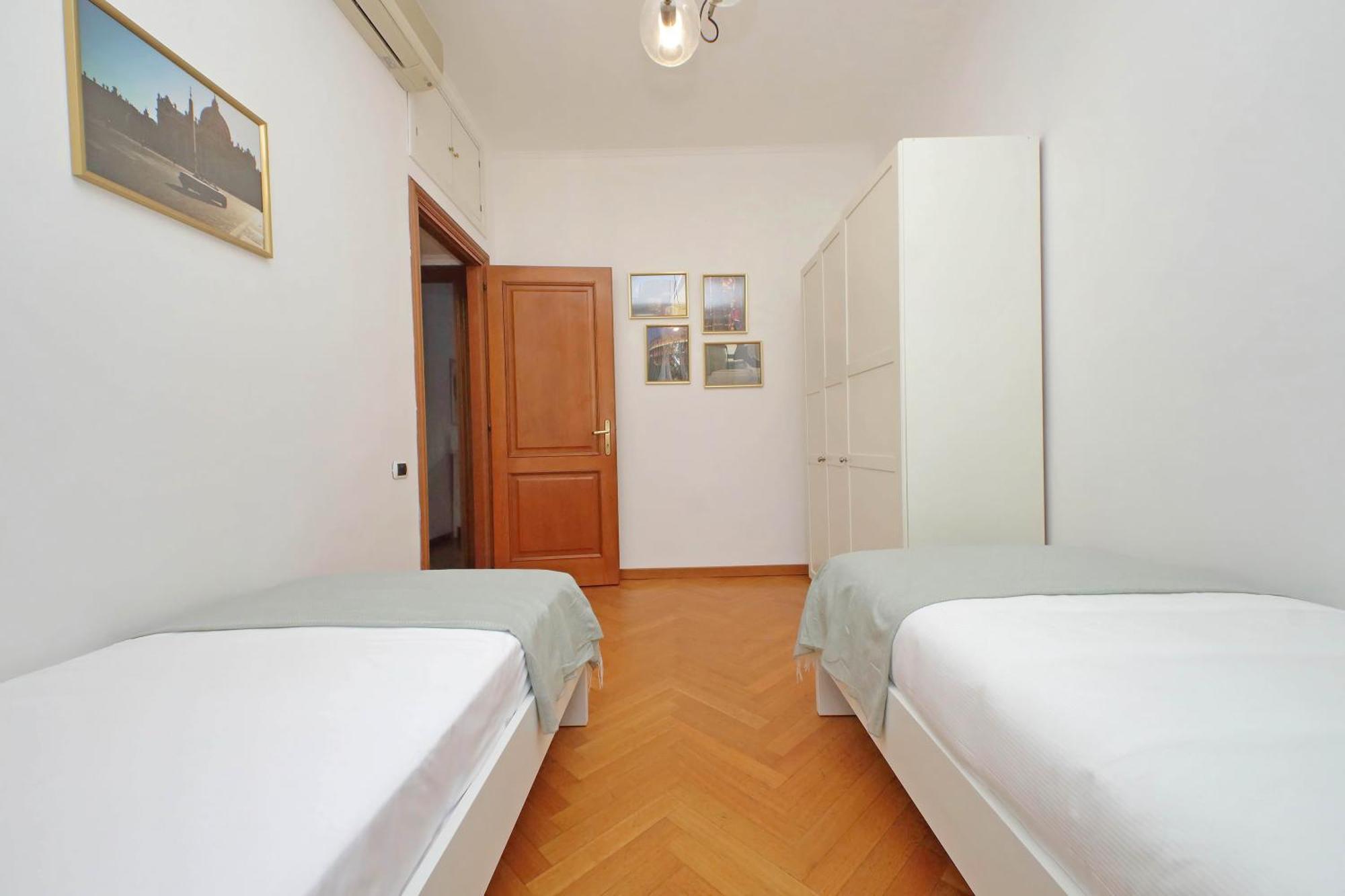 Ych-Comfortable 2 Bedrooms Flat Near Colosseum Ρώμη Εξωτερικό φωτογραφία